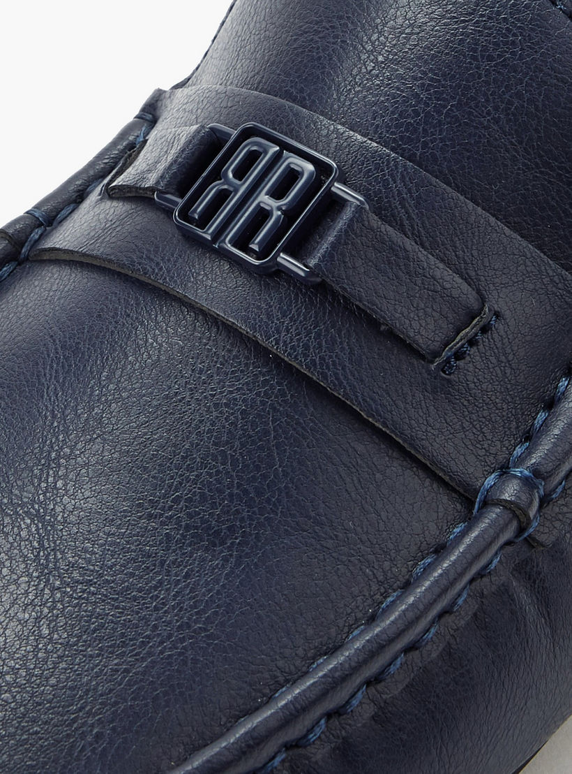 حذاء موكاسين سهل الارتداء بزينة شعار للرجال من رينزو روغاني-men-shoes-loafersandmoccasins-image-4