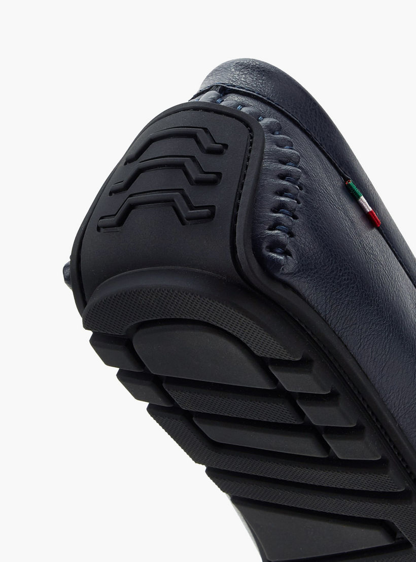 حذاء موكاسين سهل الارتداء بزينة شعار للرجال من رينزو روغاني-men-shoes-loafersandmoccasins-image-5