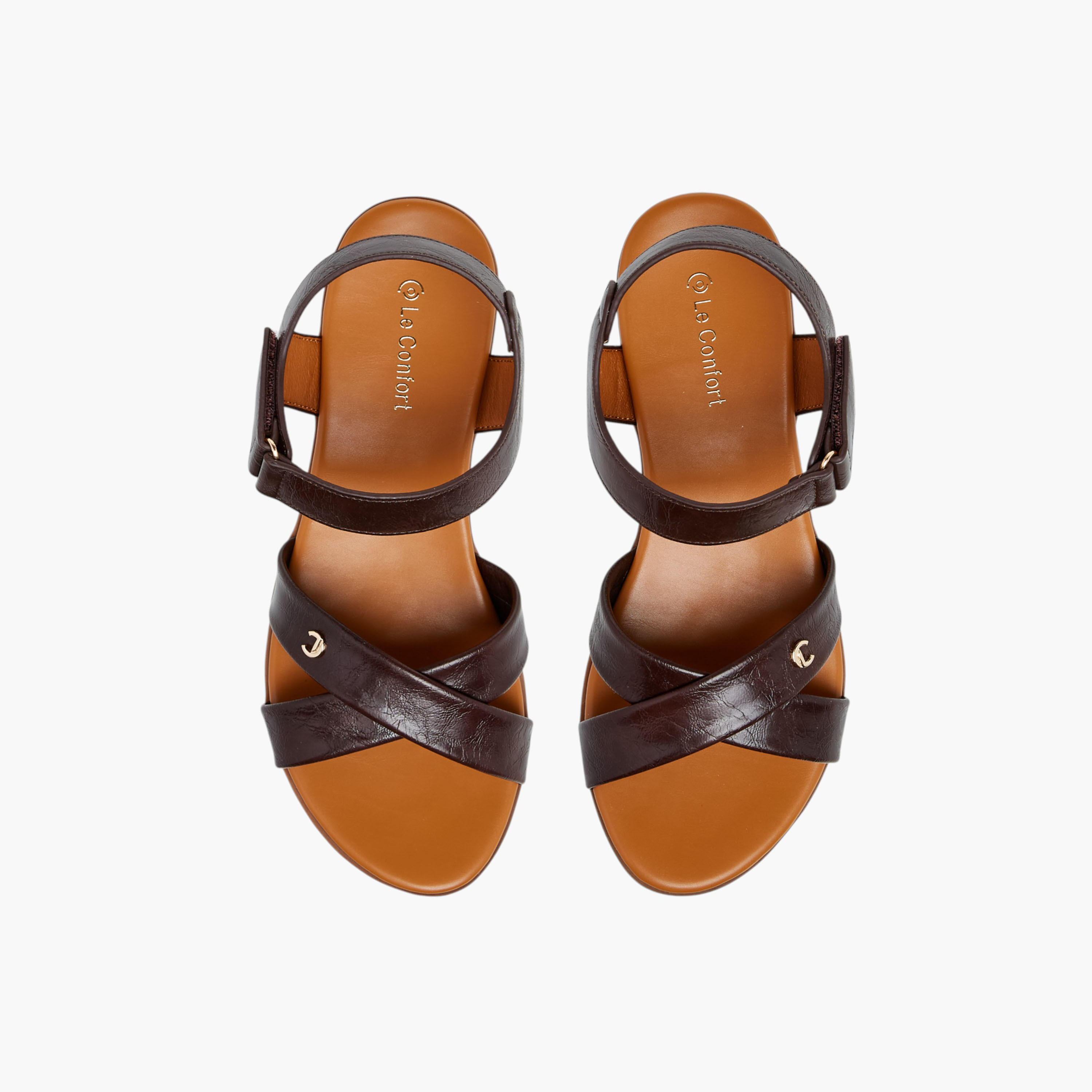 صندل سادة بأحزمة متقاطعة وشريط إغلاق لاصق من لو كونفورت-women-shoes-flats-sandals-image-1
